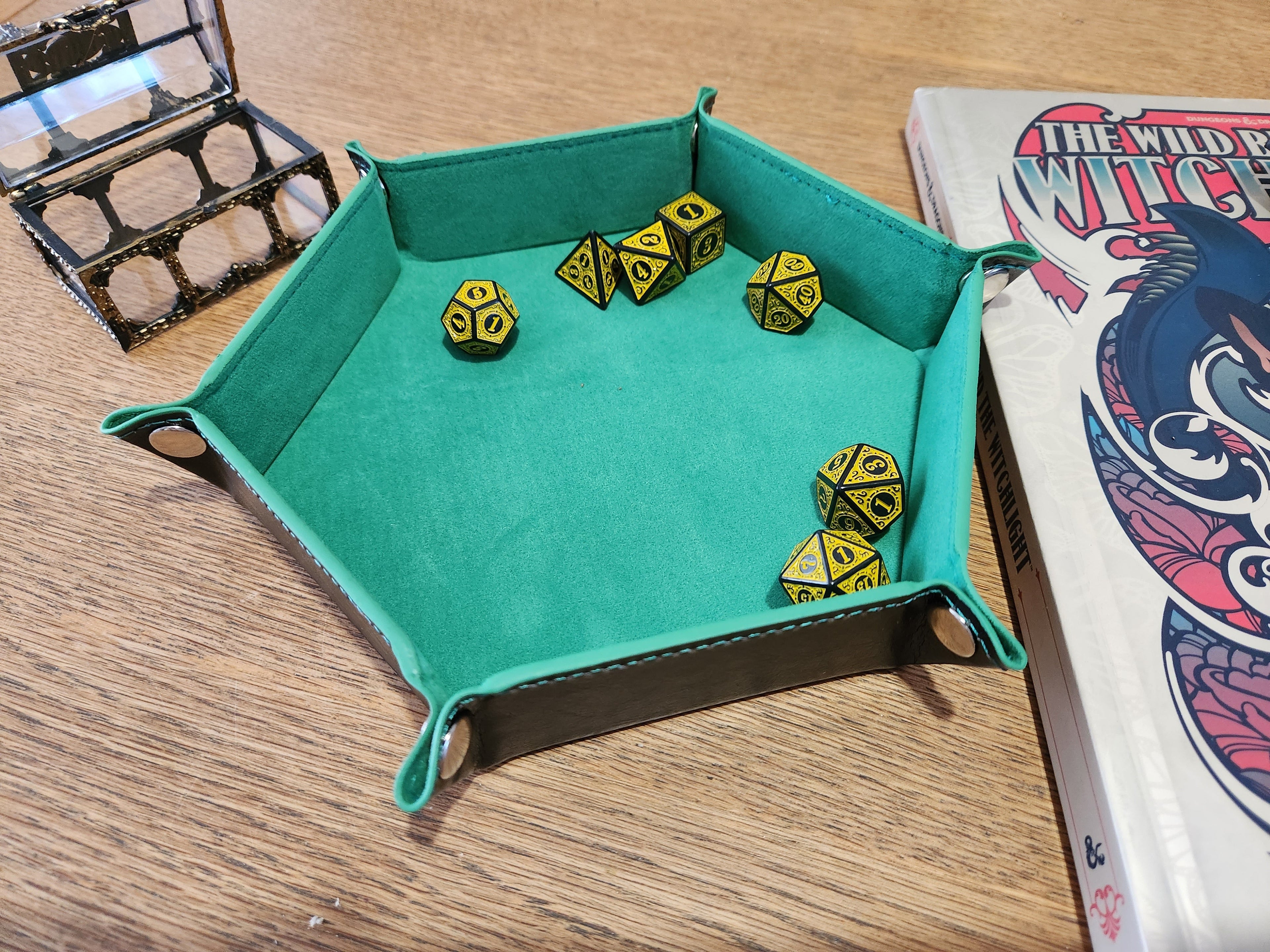 D&D Dice Set and Chest Dungeons and Dragons / DND Rpg Dice 7 Dice and Storage for Avid Gamers